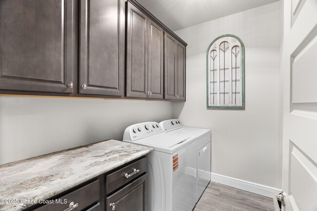 Building Photo - 2718 Addison Dr