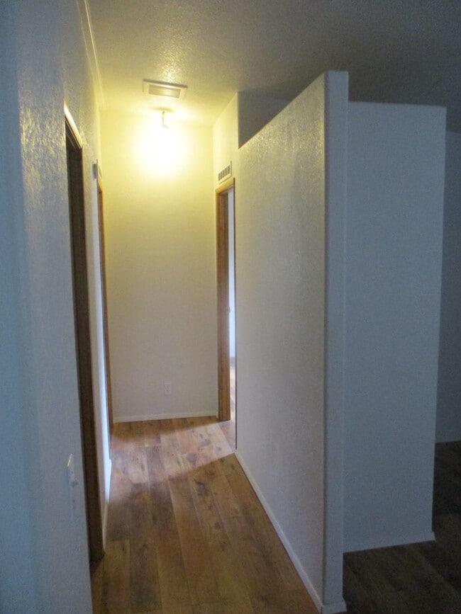 Building Photo - 4.65 Acre Farm/Horse Property for Rent!