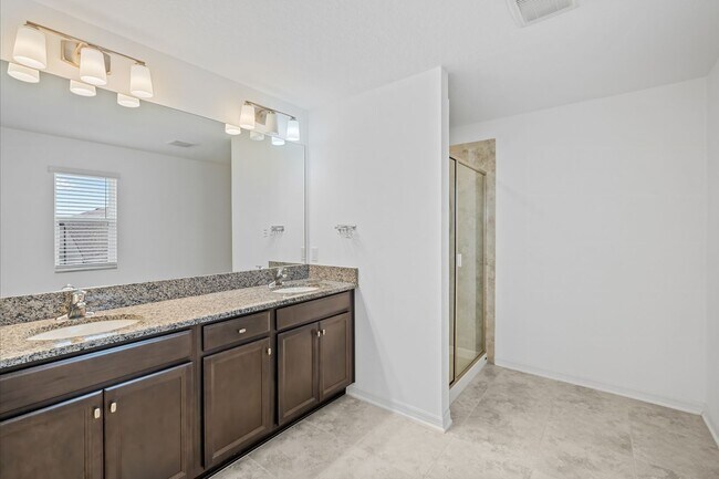 Building Photo - Now Available! 3 Bedrooms + Den, 2.5 Baths...