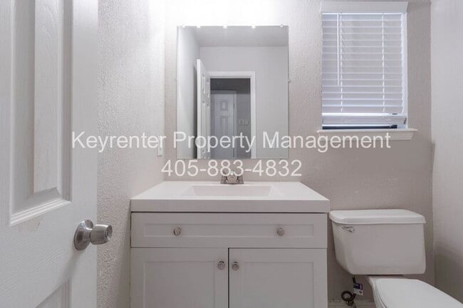 Building Photo - 732 Westridge Ct