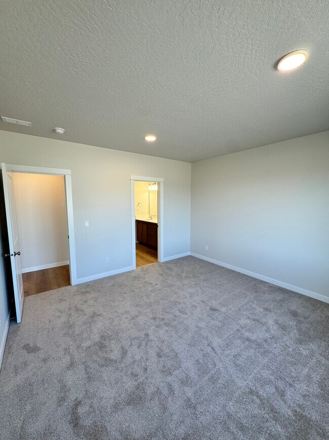 Building Photo - 13490 N Grand Targhee St