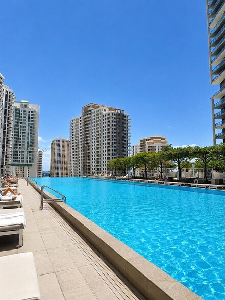Building Photo - 465 Brickell Ave