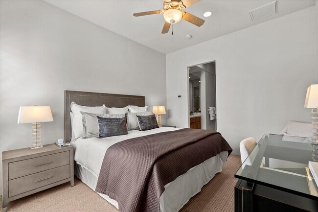 Building Photo - 79910 Mission Dr E