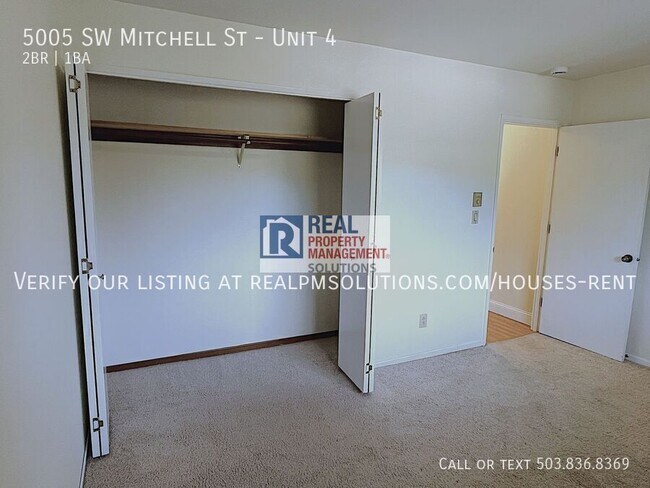 Building Photo - 5005 SW Mitchell St