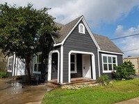 Building Photo - 3812 Old College Rd