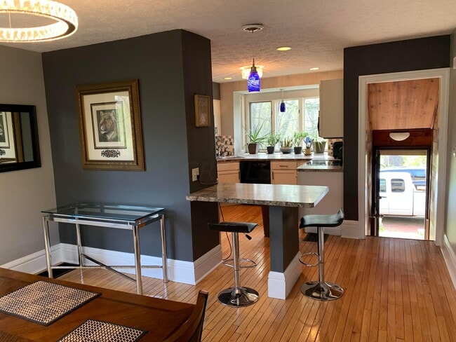 Building Photo - 7049 Riverside Dr