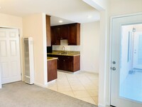 Building Photo - 1BD/1BA Apartment - CENTRALLY LOCATED IN M...