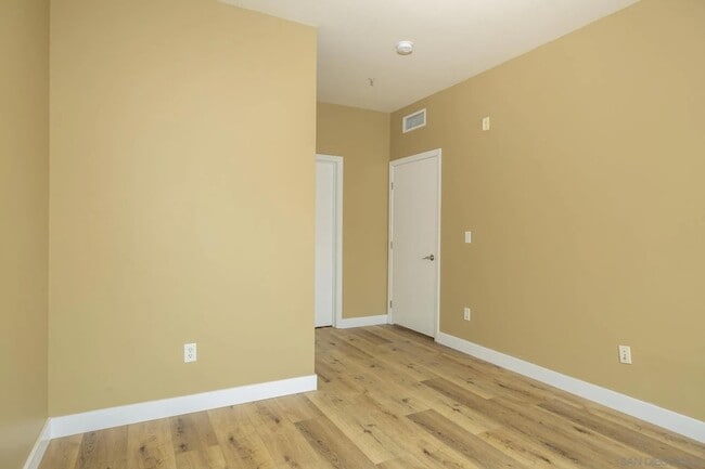 Building Photo - 450 J St