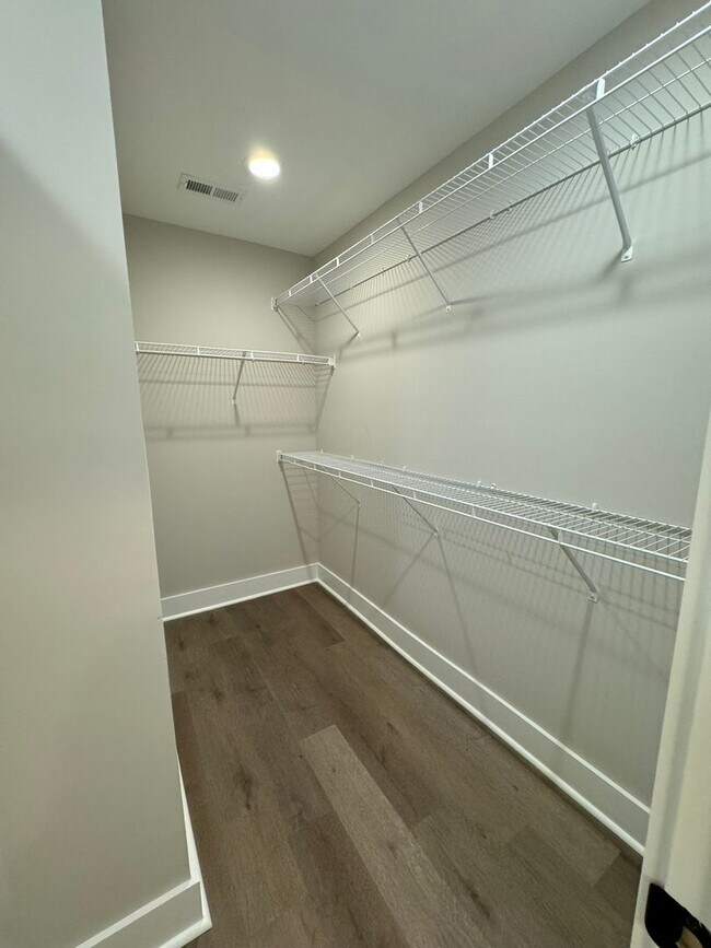 Building Photo - 125 Brawley Villas Place