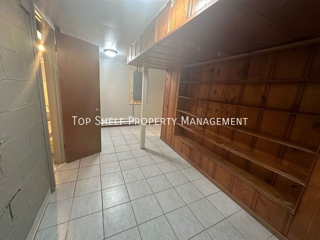 Building Photo - 2611 27th Pl