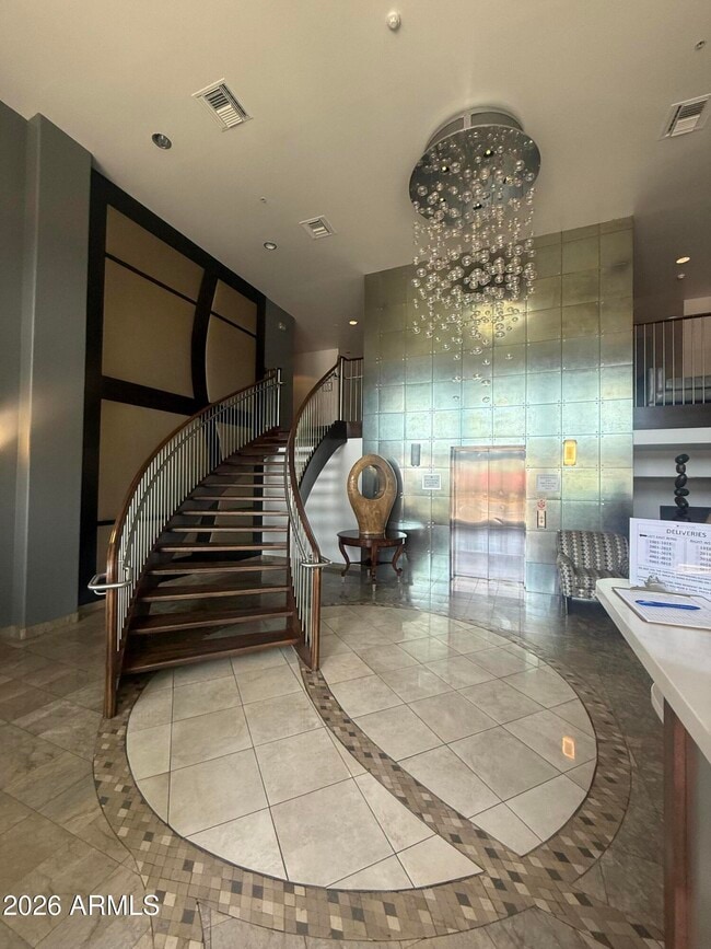 Building Photo - 945 E Playa Del Norte Dr