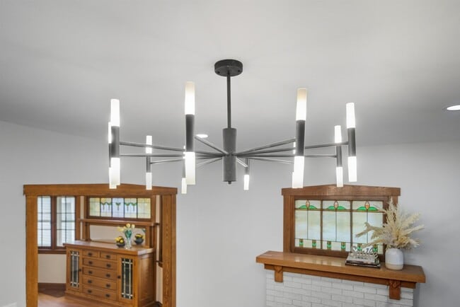 Building Photo - 4735 N Kilbourn Ave