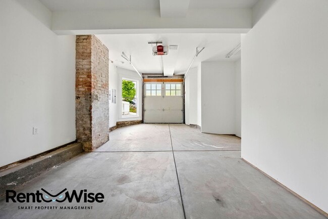 Building Photo - 875 Alvarado St