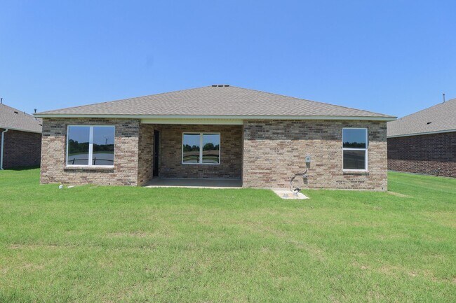 Building Photo - New Construction Home! 4 Bed 2 Bath With P...