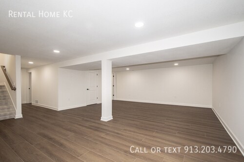 Building Photo - 8400 W 93rd St