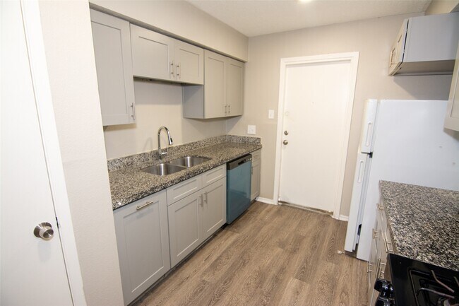 Building Photo - 1613 Northwood St