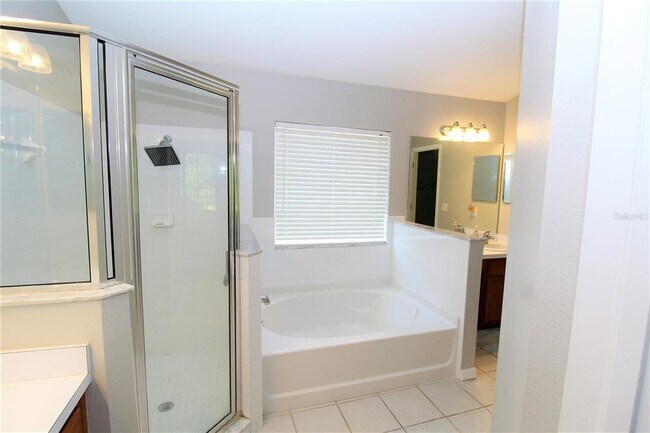 Building Photo - 10458 Lucaya Dr