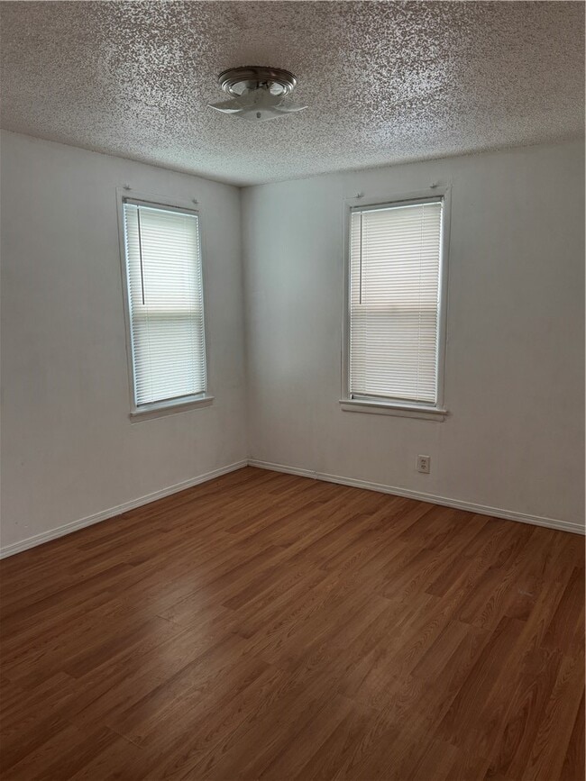 Building Photo - 239 Weyl St