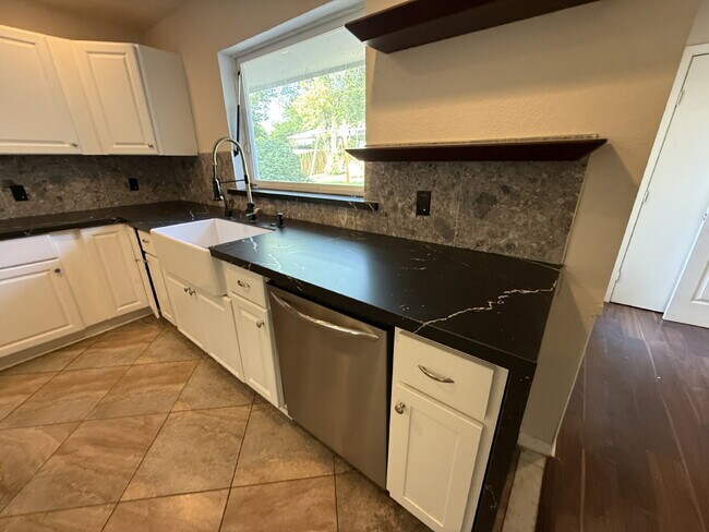 Building Photo - 3525 Cripple Creek Dr