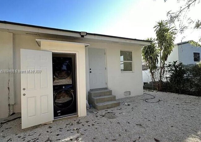 Building Photo - 103 NW 68th Terrace