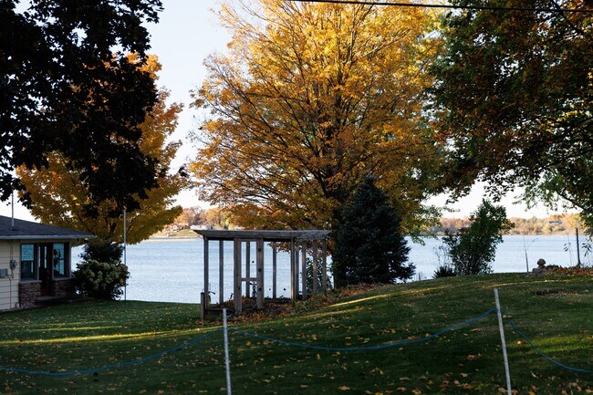 lakeview - 246 Lake Heights