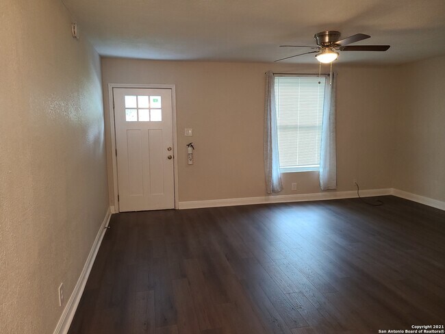 Building Photo - 10446 Mtn Vw-