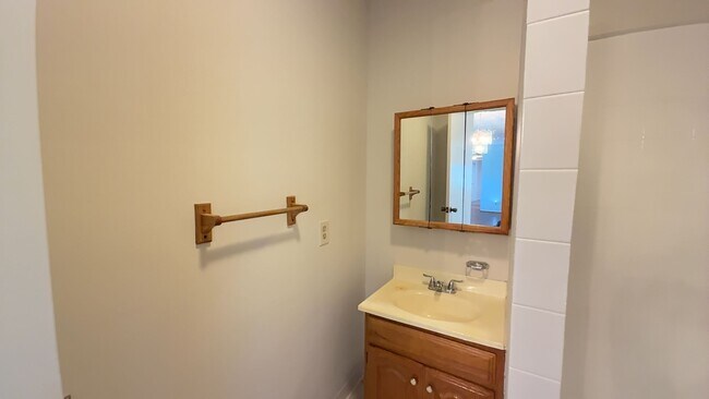 Building Photo - Home in Seminole for rent
