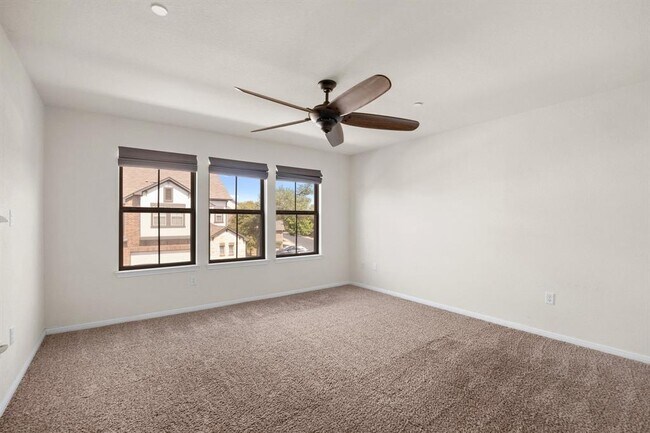 Building Photo - 2304 S Lakeline Blvd