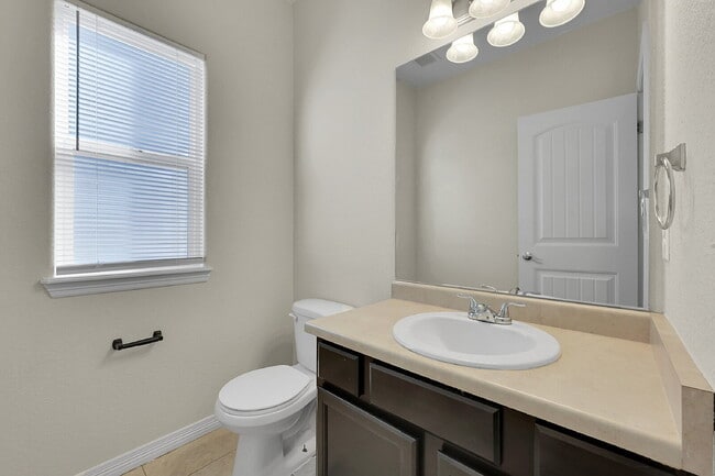 Building Photo - $2,750.00 - 6 Bedrooms, 3.5 Bathrooms, Single Family Home in Colorado Springs with Fenced Yard!