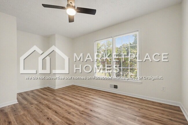 Building Photo - 1025 Walker Pl Dr