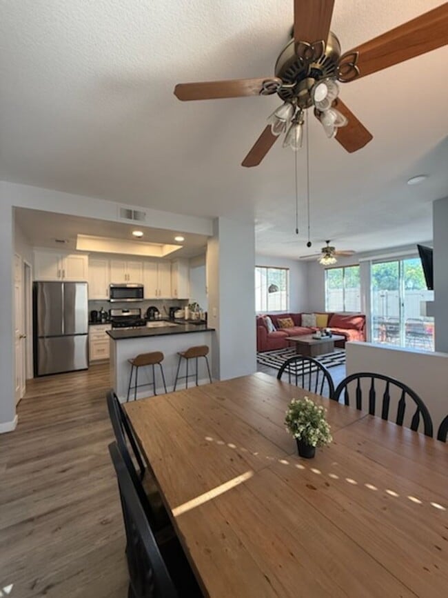 Building Photo - Nicely Renovated Home in Gated Community -...