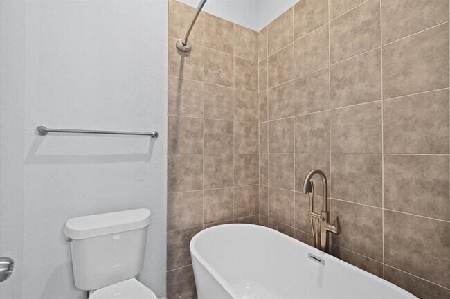 Building Photo - 18835 Elegance Ave