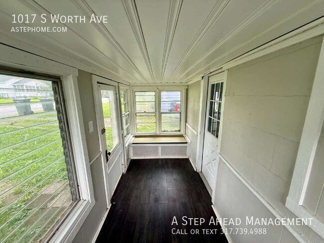 Building Photo - 1017 S Worth Ave