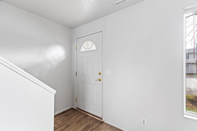 Building Photo - 1289 N 400 E