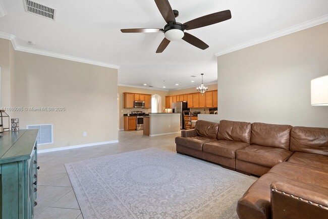 Building Photo - 2330 Heydon Cir E