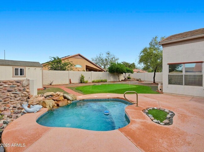 Building Photo - 9926 E Pantera Ave