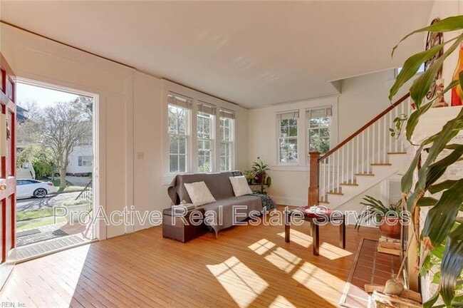 Building Photo - 1146 Rockbridge Ave
