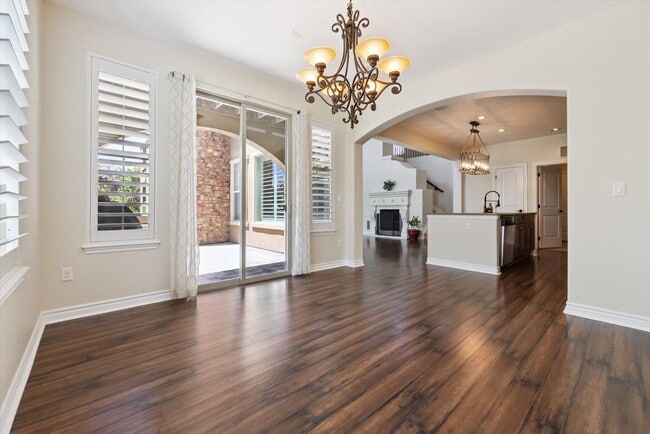 Building Photo - 9218 Viaggio Way