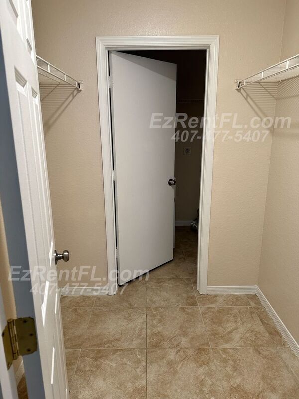 Building Photo - 944 9th St