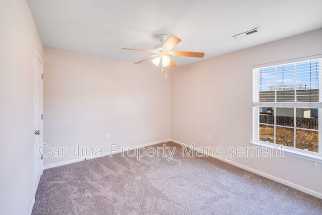Building Photo - 7020 Bullock Dr