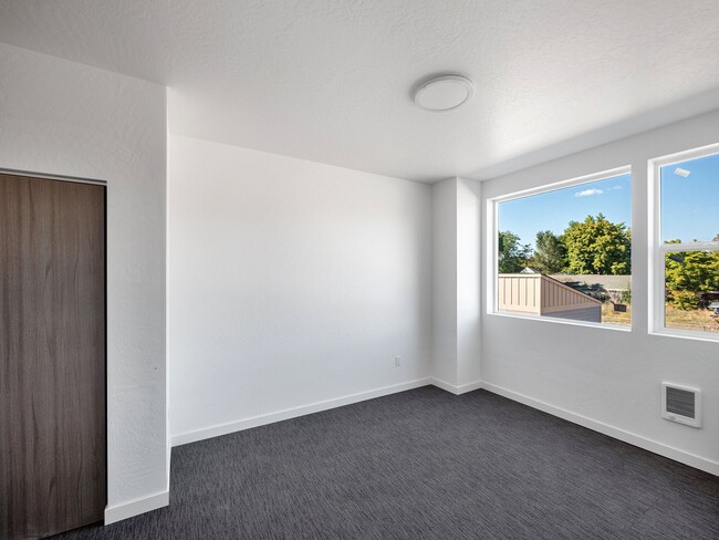 Building Photo - Gray Ridge Apartments