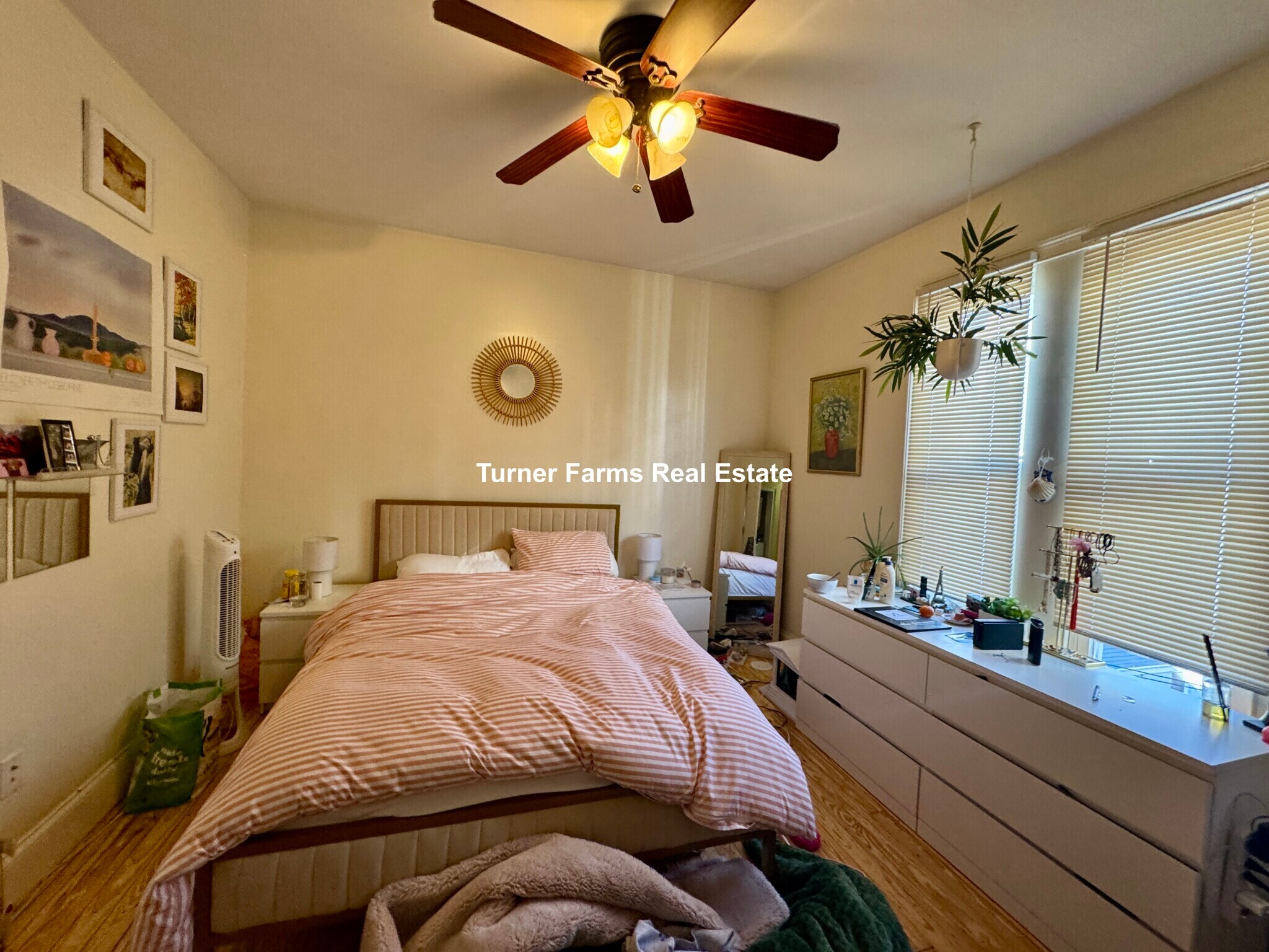 Building Photo - 731 Parker St