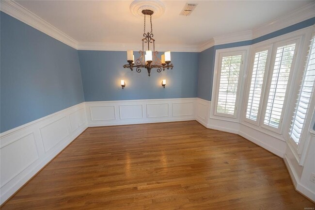 Building Photo - 9411 Dunleith