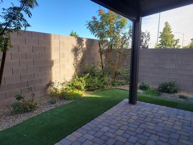 Building Photo - Beautiful 4 Bedroom Home in Southwest Vegas!