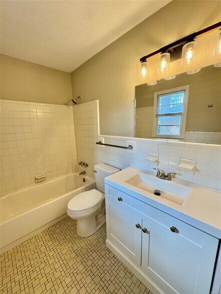 Building Photo - 2649 Burkelaun Dr