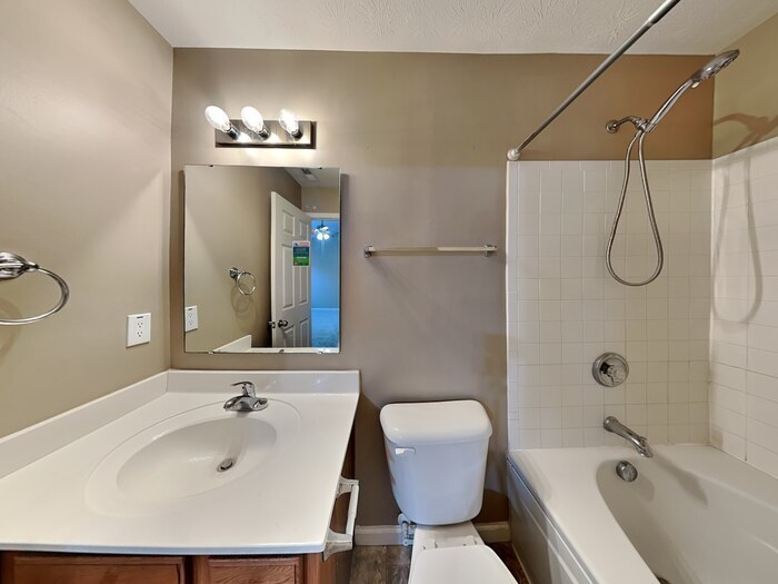 Building Photo - 10447 Bellchime Ct