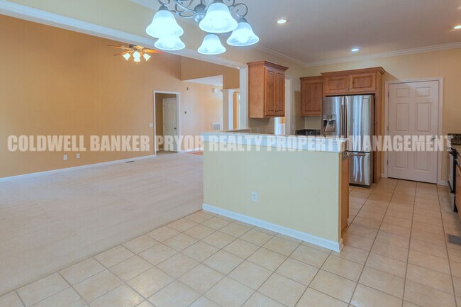 Building Photo - 6811 Neville Dr
