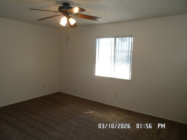 Building Photo - 3 Bedrooms, 1.75 Bathrooms, Approx. 1542 sq. ft., 2 Car Garage, Covered Patio, Large Fenced Corne...