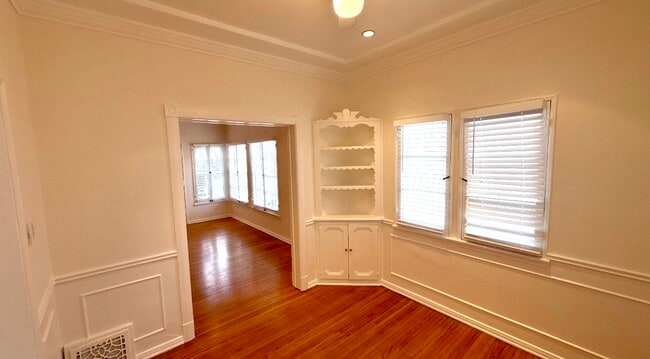 Dining area - 6130 Orange St