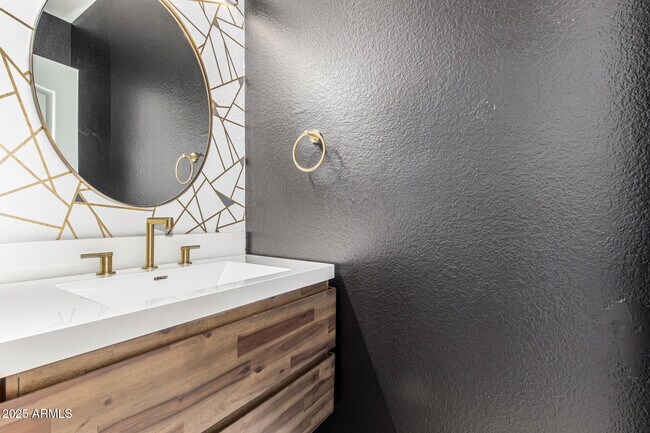 Building Photo - 3726 W Villa Linda Dr